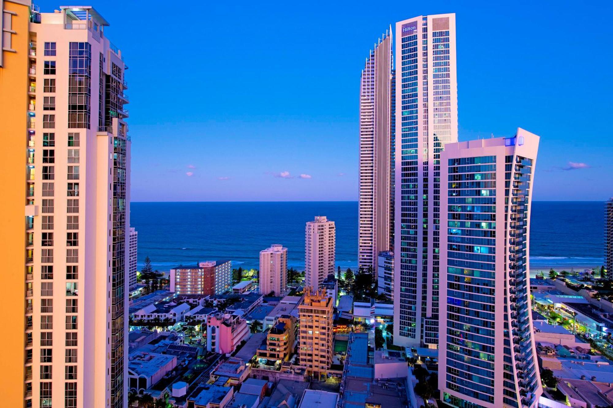 Apartment Ocean View With Balcony - Circle On Cavill - Location! - Self Contained & Privately Managed Gold Coast