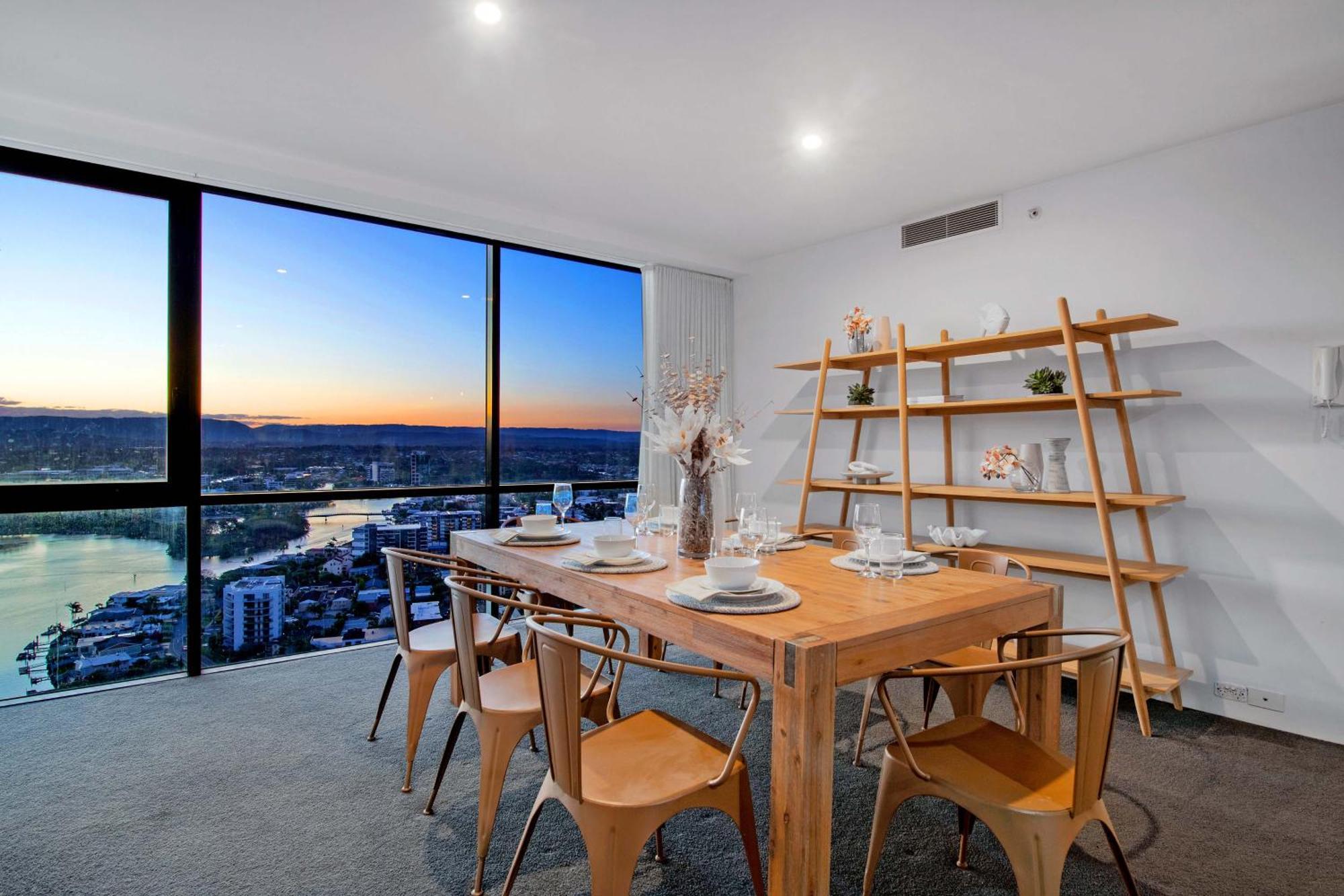 Apartment Ocean View With Balcony - Circle On Cavill - Location! - Self Contained & Privately Managed *