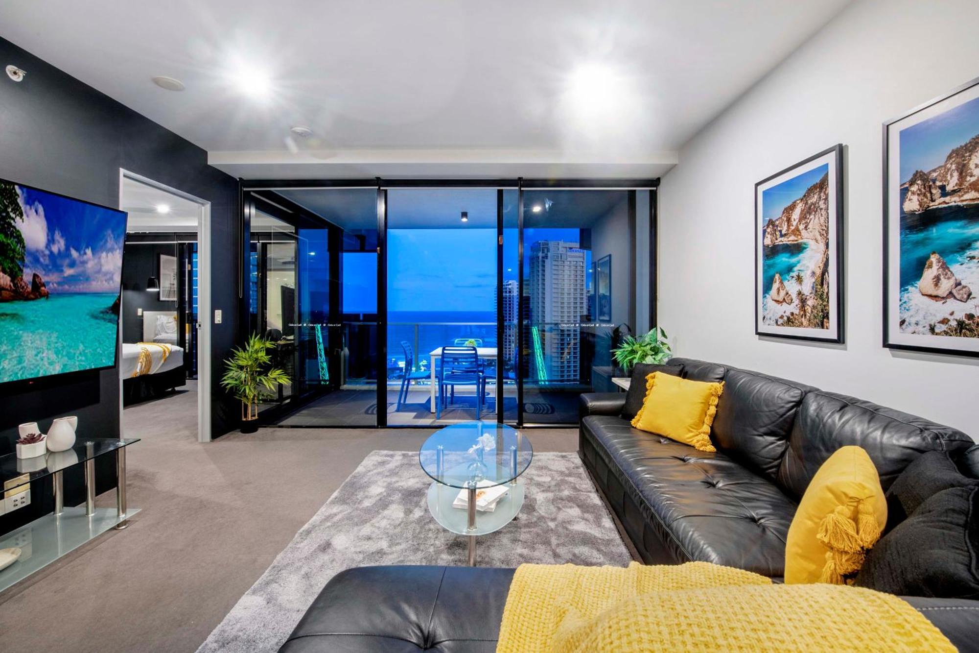Apartment Ocean View With Balcony - Circle On Cavill - Location! - Self Contained & Privately Managed *