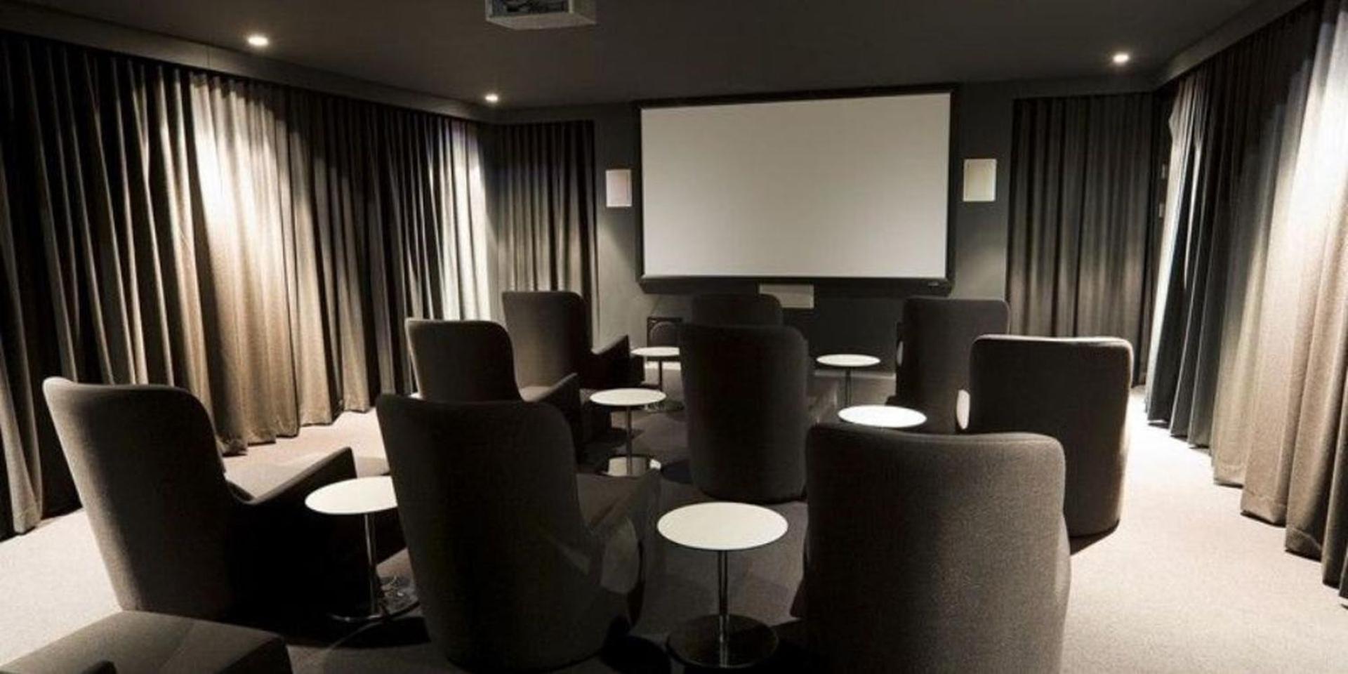 Circle On Cavill High Floor 1 Bedroom Gold Coast