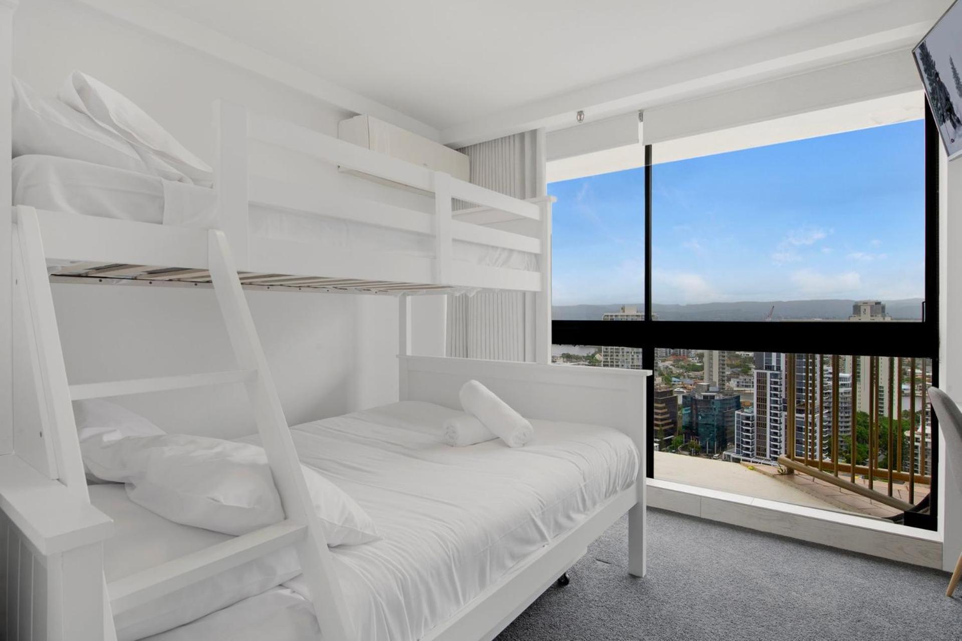 Imperial Surf Modern Beachfront - Coasthm *