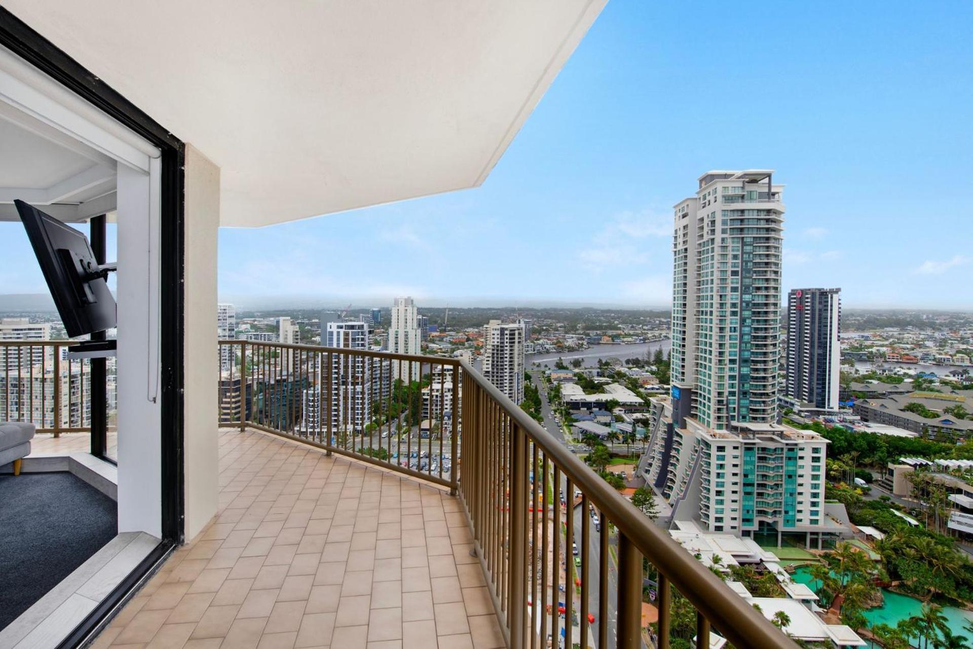 Imperial Surf Modern Beachfront - Coasthm * Gold Coast