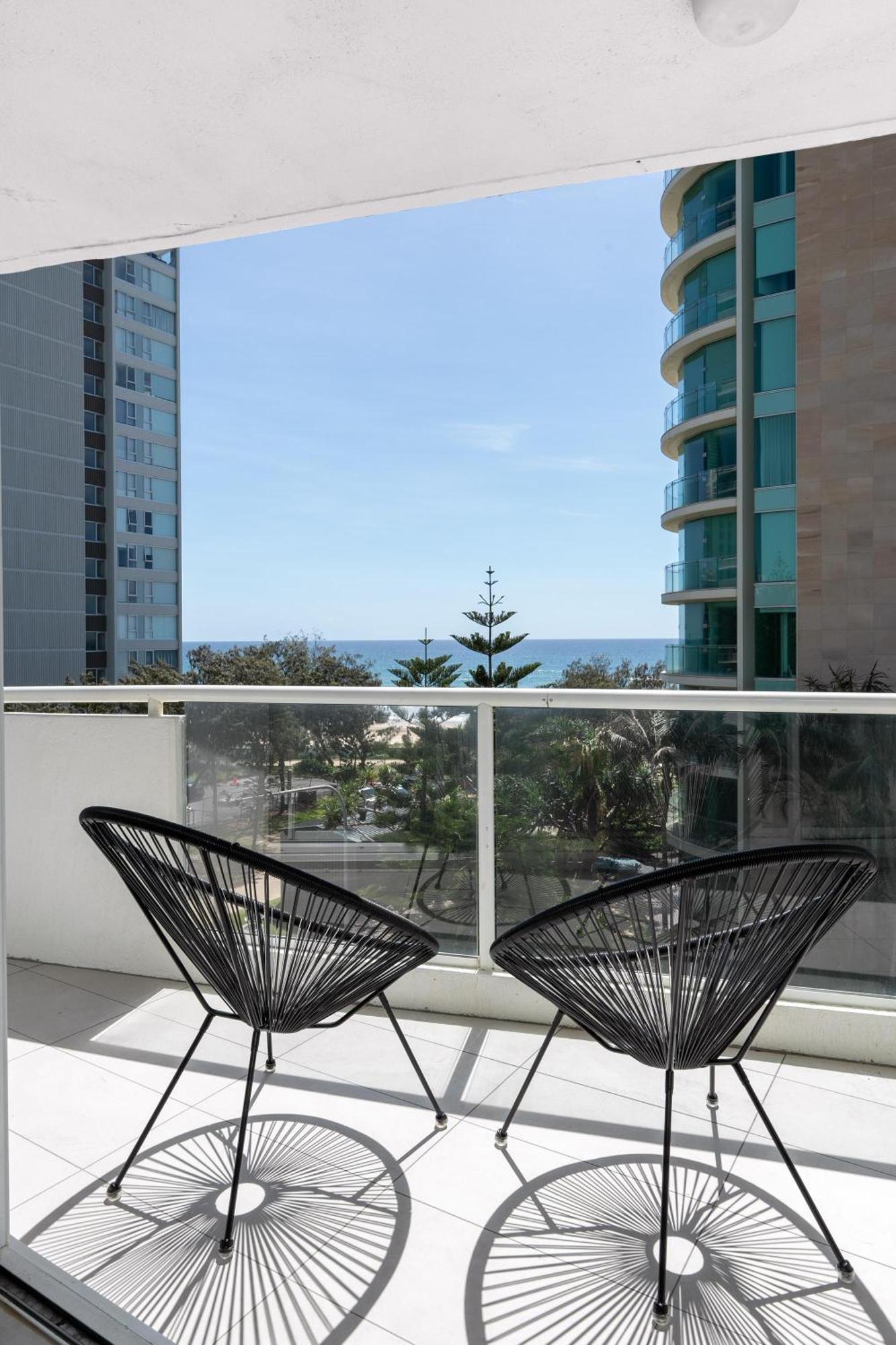 Apartment 19 Carlton *