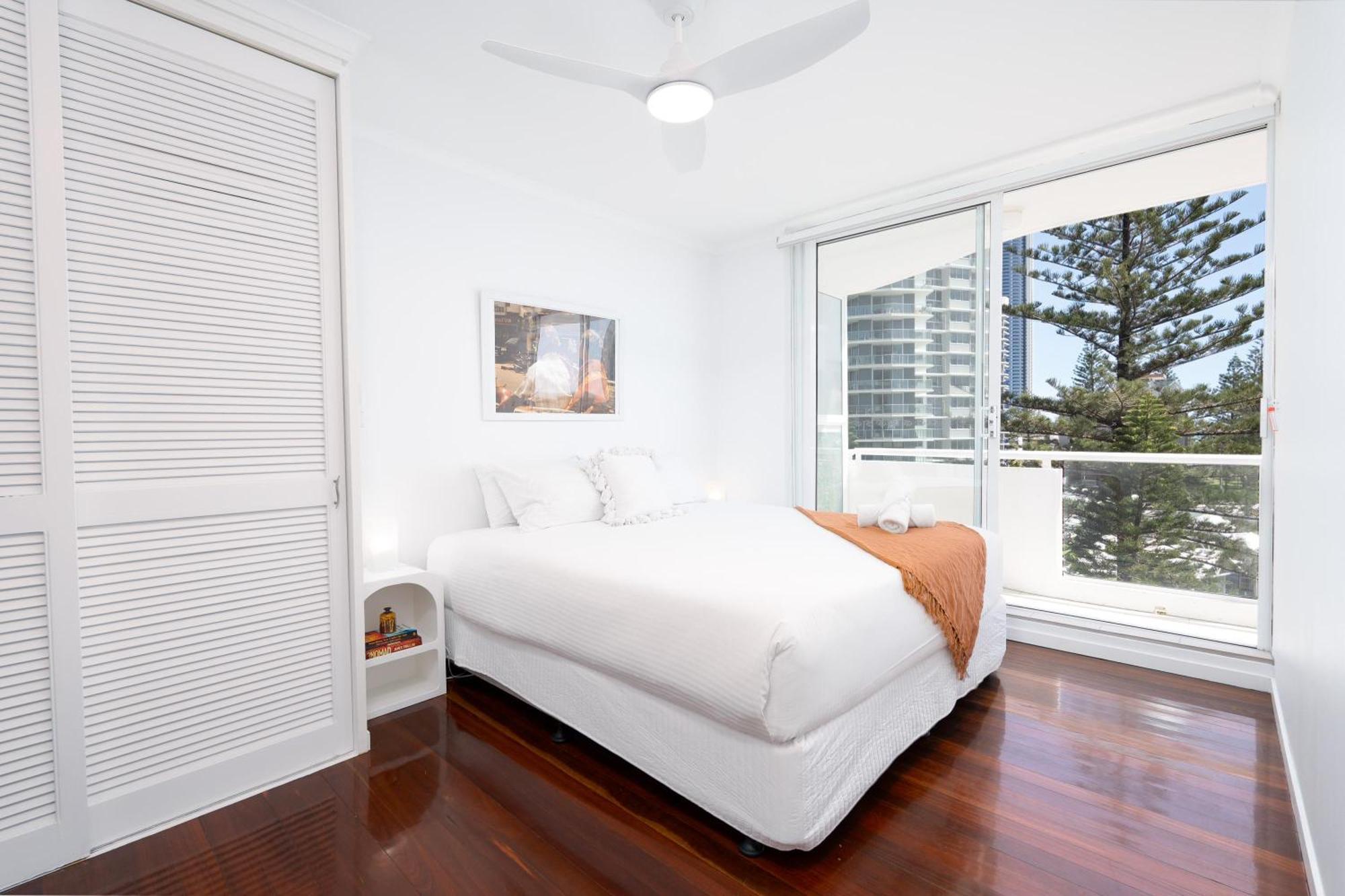 19 Carlton *