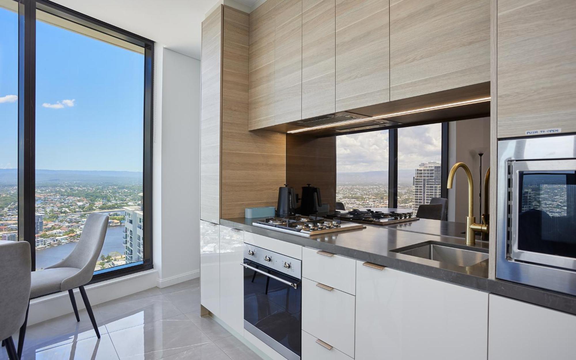 Serain Residences On 88 Esplanade Surfers Paradise * Gold Coast