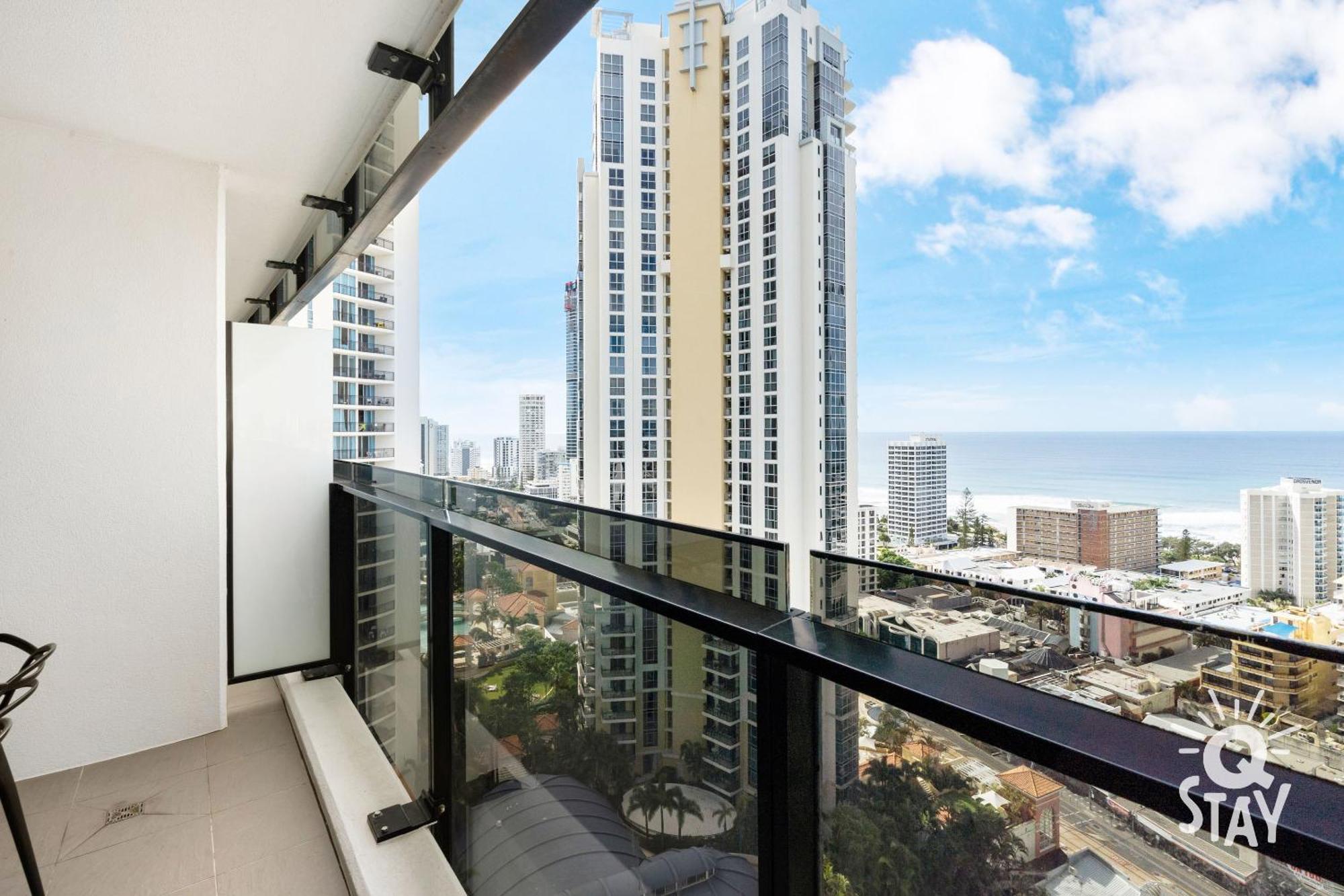 Circle On Cavill 2 Bedroom 1 Bathroom Ocean View — Q Apartment
