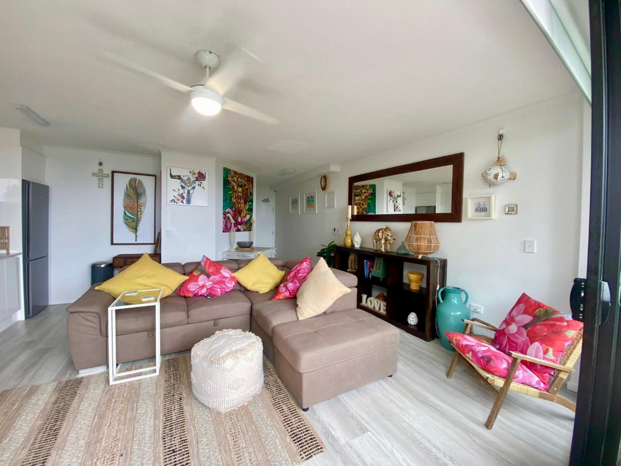 Oceanfront Family Pool & Bbq Apartment *