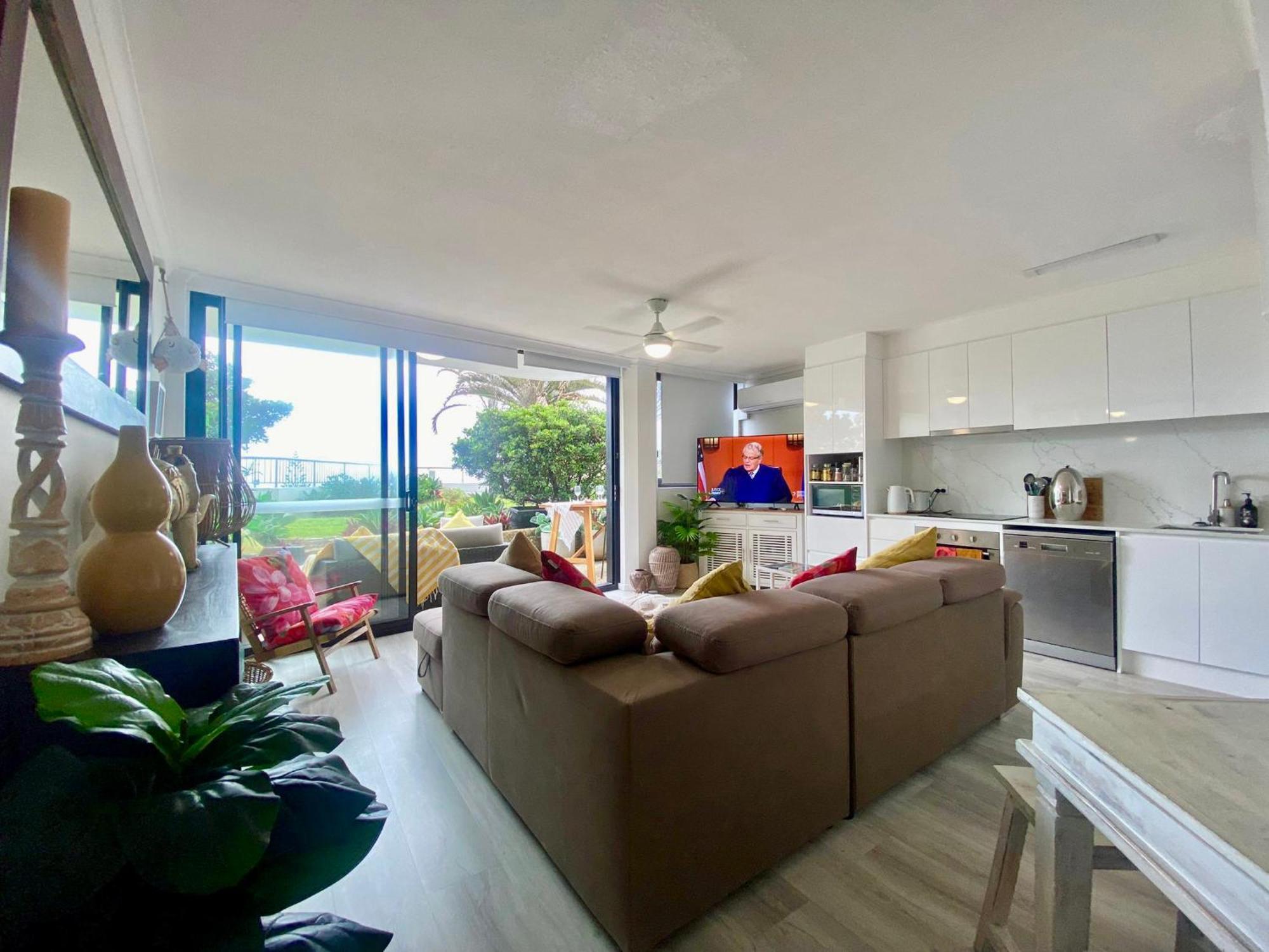Oceanfront Family Pool & Bbq * Gold Coast