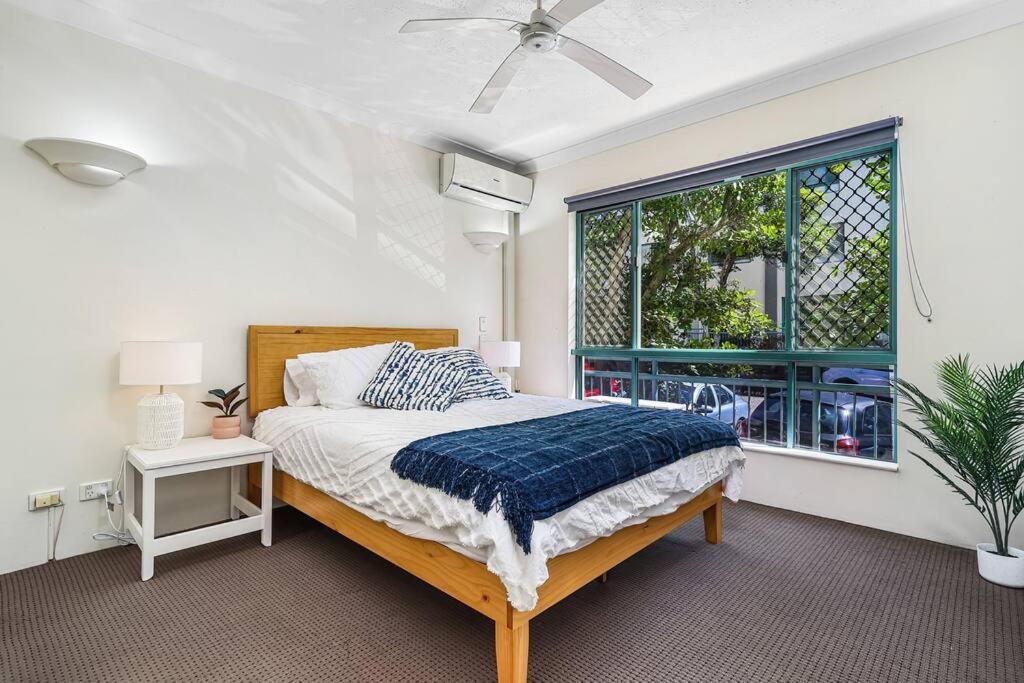 Currumbin Sands Beachfront Retreat *