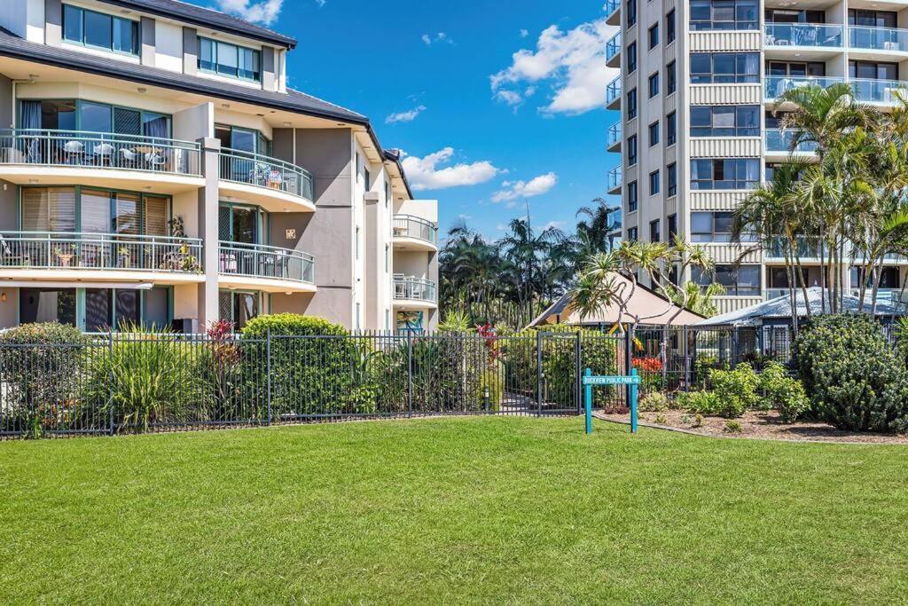 Currumbin Sands Beachfront Retreat Apartment *