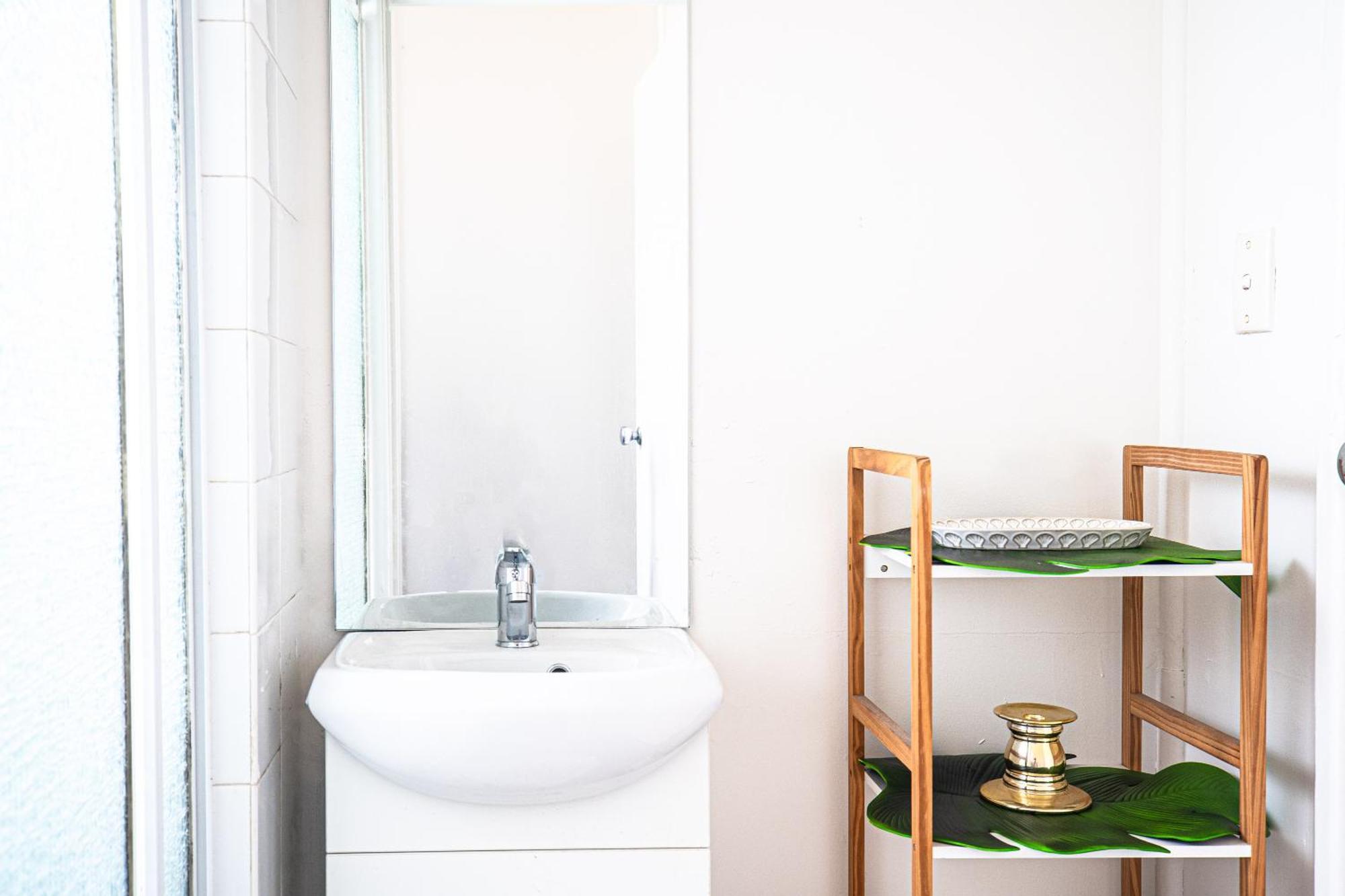 2br Seaside Serenity In Burleigh Waters Apartment *