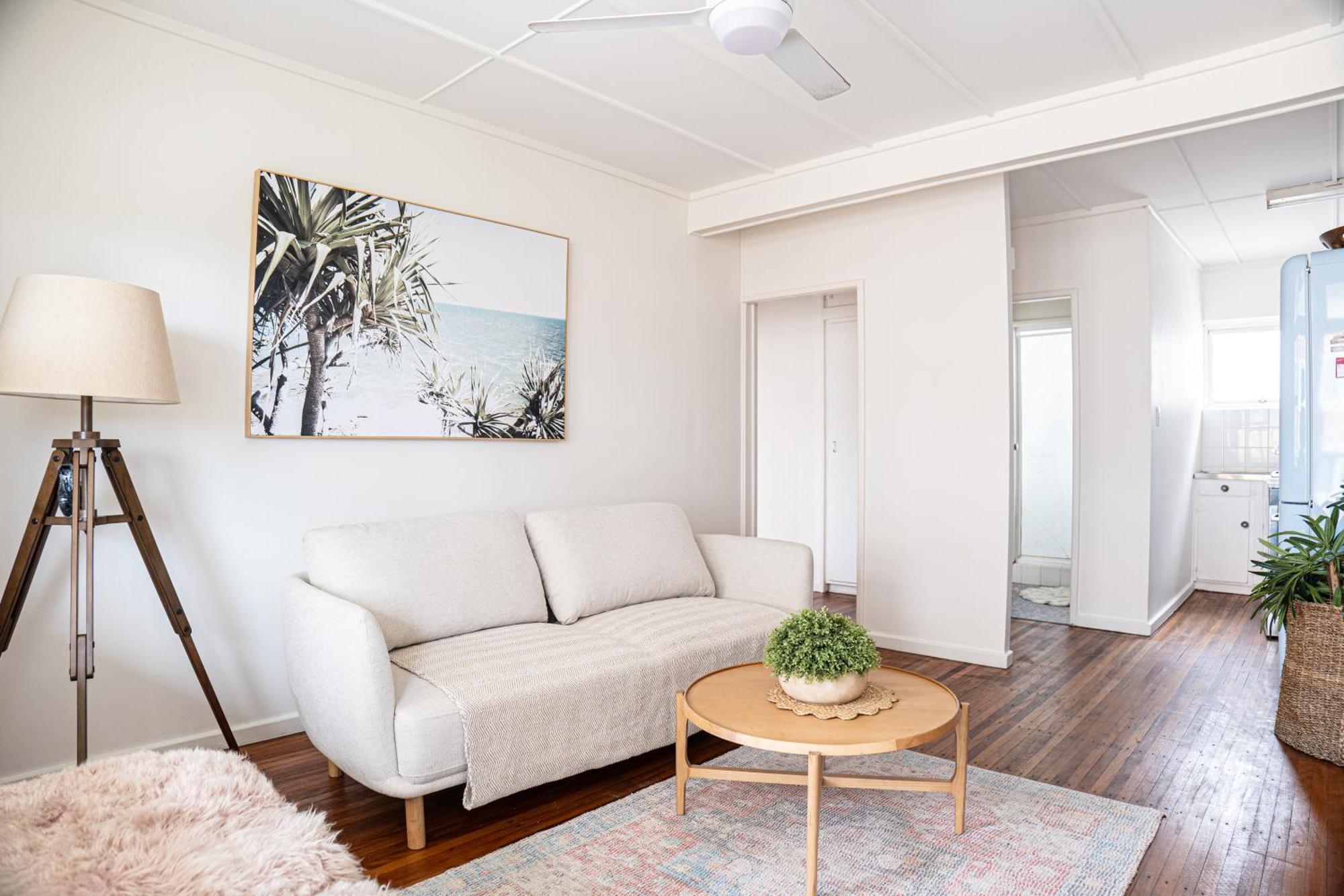 2br Seaside Serenity In Burleigh Waters Apartment