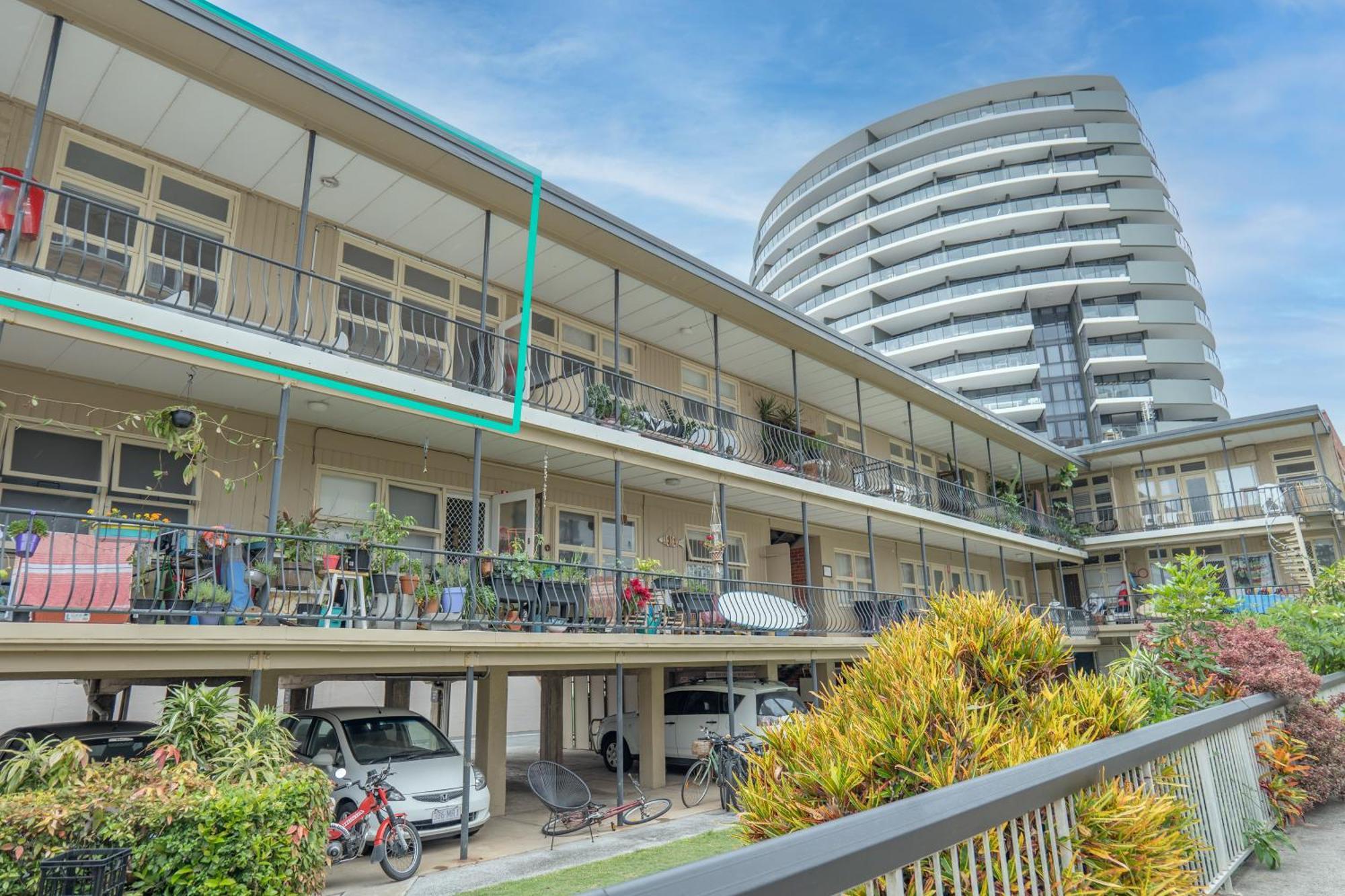 2br Seaside Serenity In Burleigh Waters