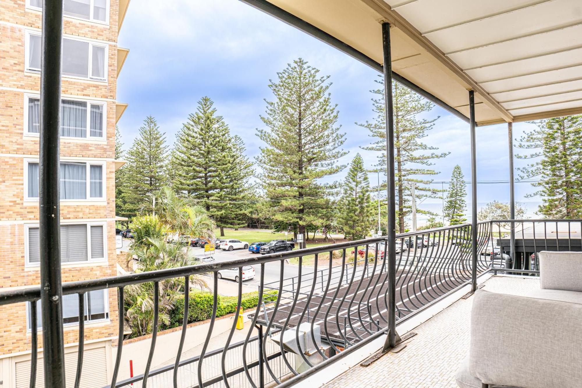 2br Seaside Serenity In Burleigh Waters Gold Coast