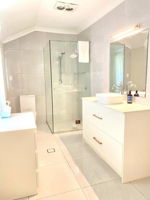 Holiday home Timeless Elegance Executive With Water Views *
