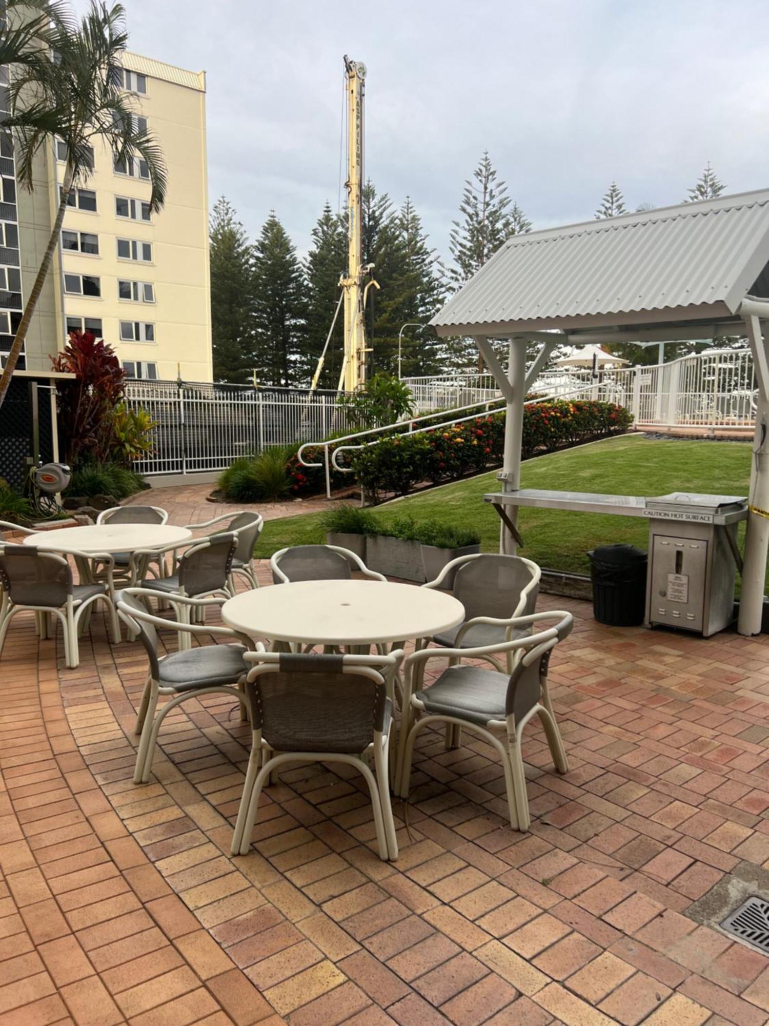 Burleigh Oceanview Apartment *