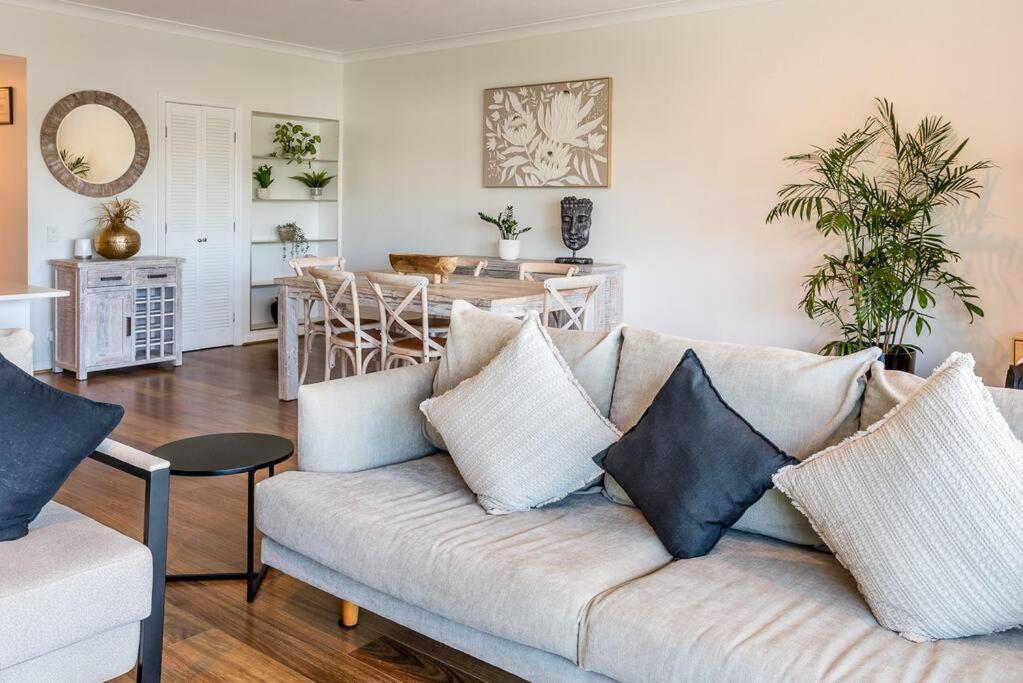 Apartment Relax In Style: 2br In Broadbeach Waters *
