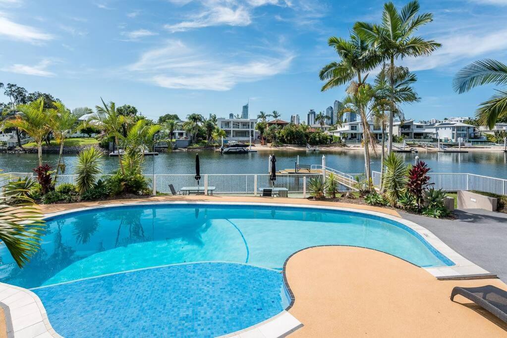 Apartment Relax In Style: 2br In Broadbeach Waters Gold Coast