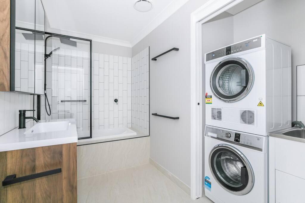 Cheerful 3 Bedroom Townhouse With Parking Holiday home