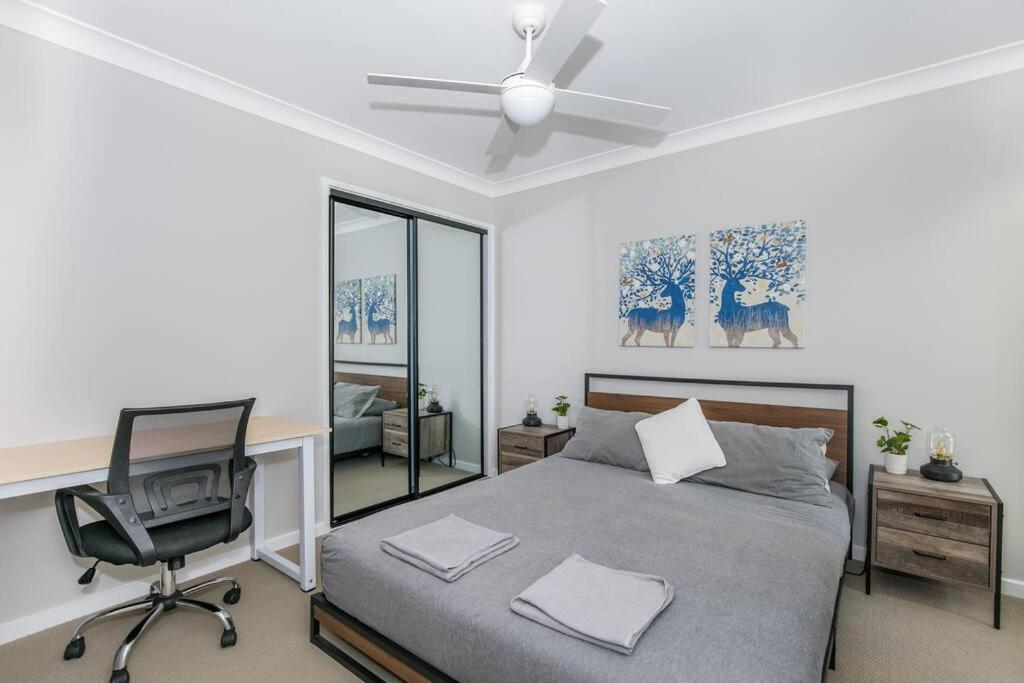 Cheerful 3 Bedroom Townhouse With Parking Holiday home Gold Coast
