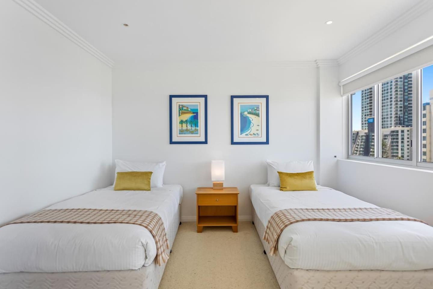 Apartment The Wave Watcher - A Breathtaking Oceanfront Haven