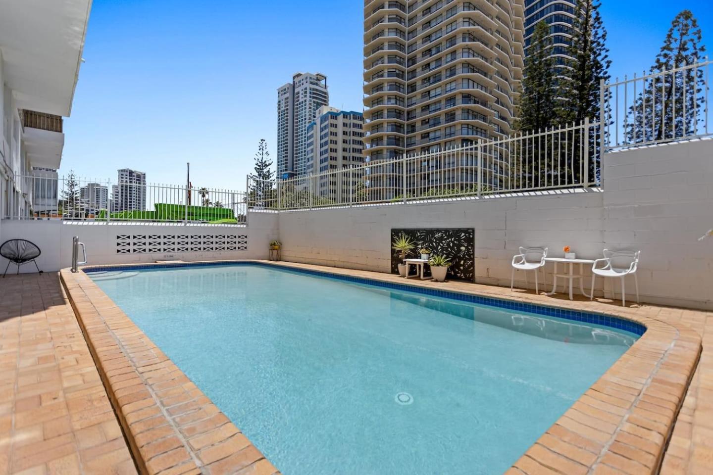 The Wave Watcher - A Breathtaking Oceanfront Haven Apartment Gold Coast