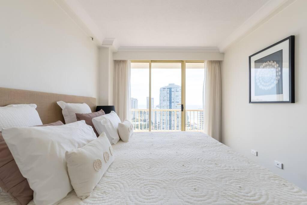 Main High Floor Luxury Contessa Main *