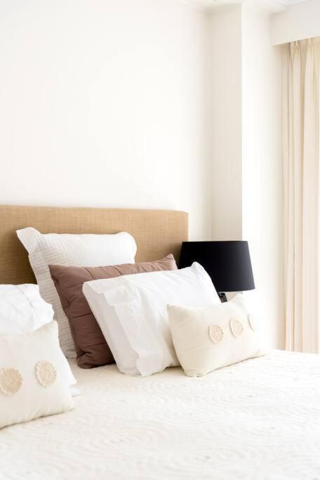 Main High Floor Luxury Contessa Main *