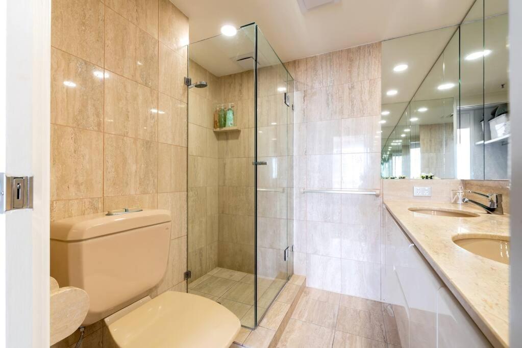 Main High Floor Luxury Contessa Main Apartment *