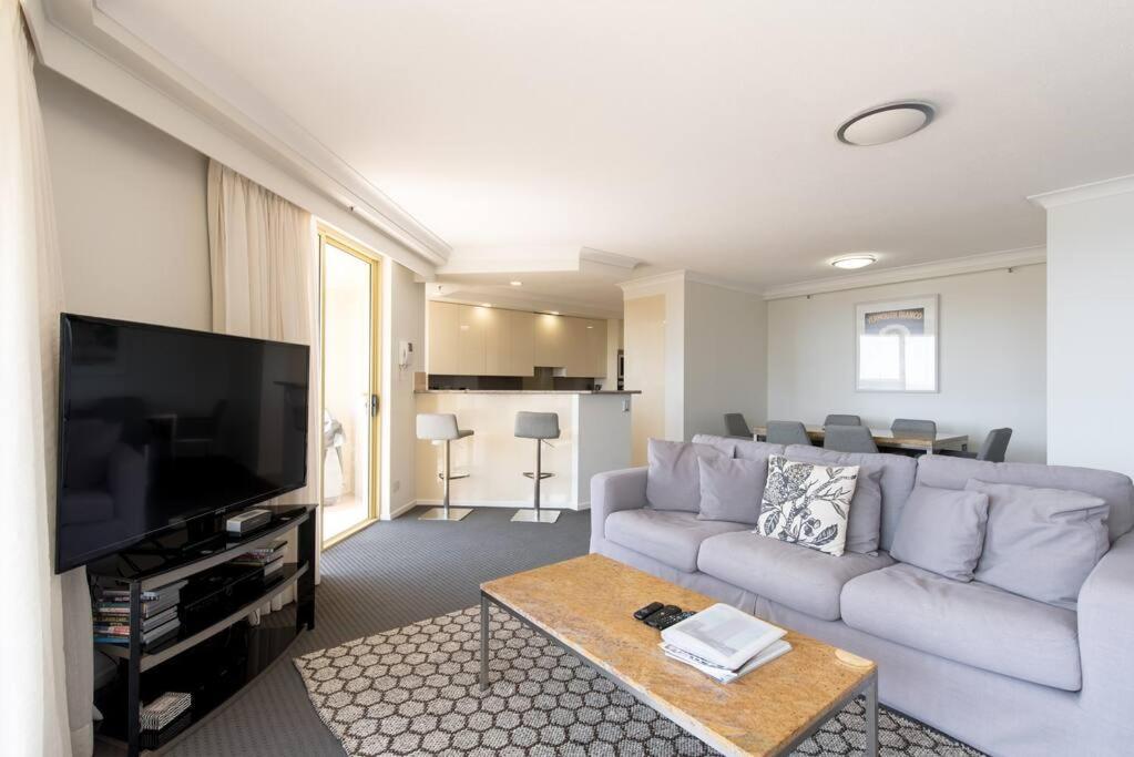 Main High Floor Luxury Contessa Main