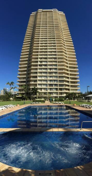 Main High Floor Luxury Contessa Main Apartment Gold Coast