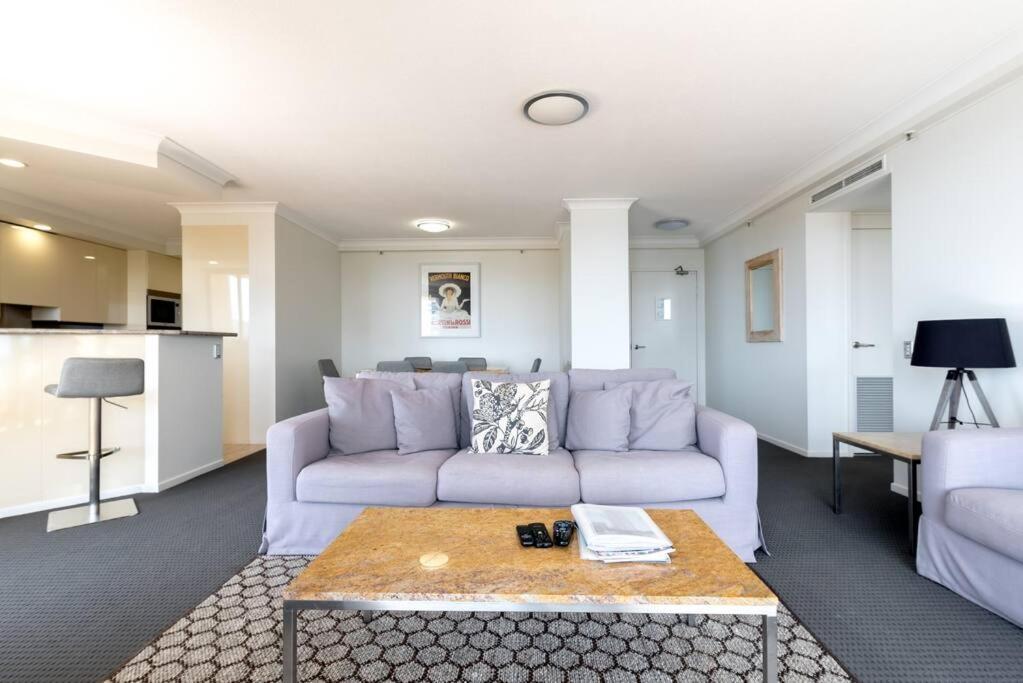 Main High Floor Luxury Contessa Main