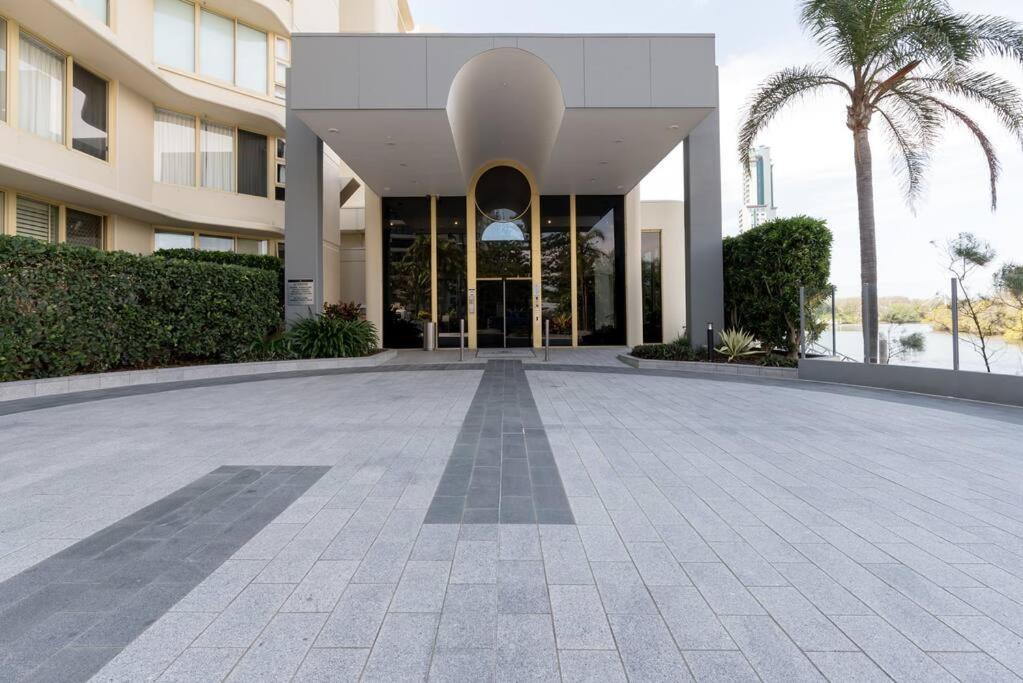 Main High Floor Luxury Contessa Main Apartment *