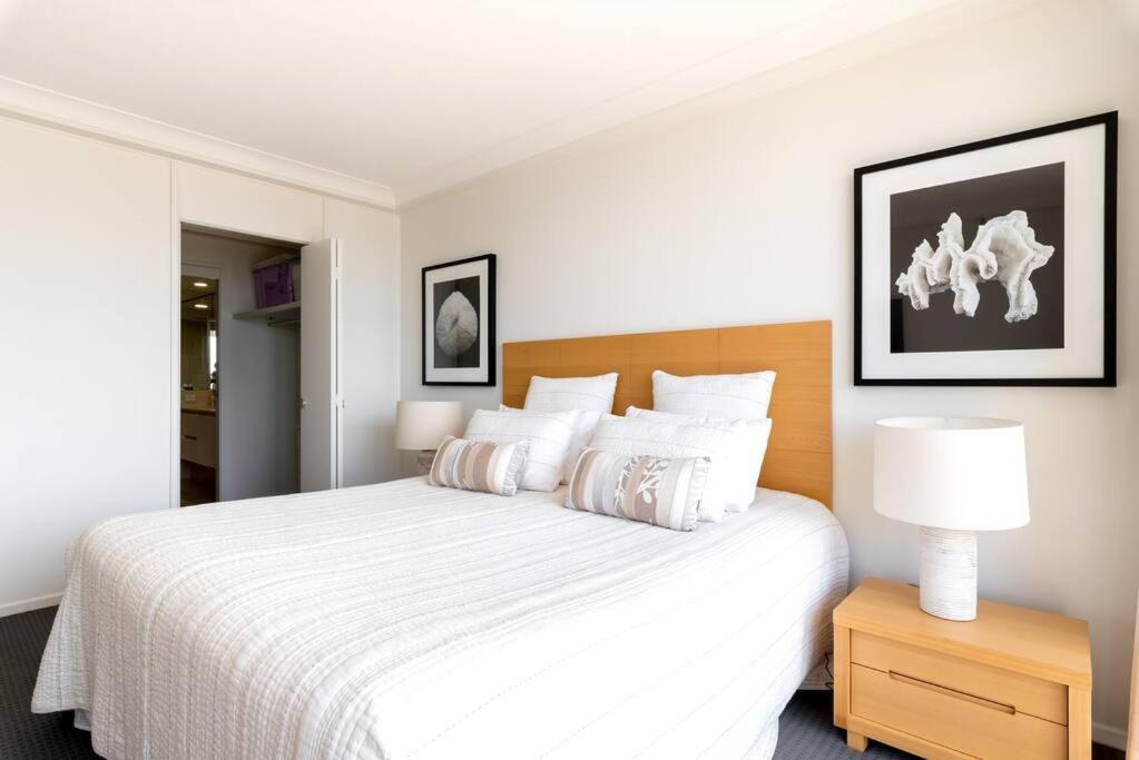 Main High Floor Luxury Contessa Main *