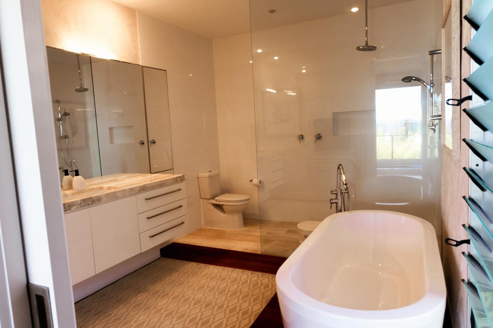 Bespoke Burleigh Luxury House Holiday home