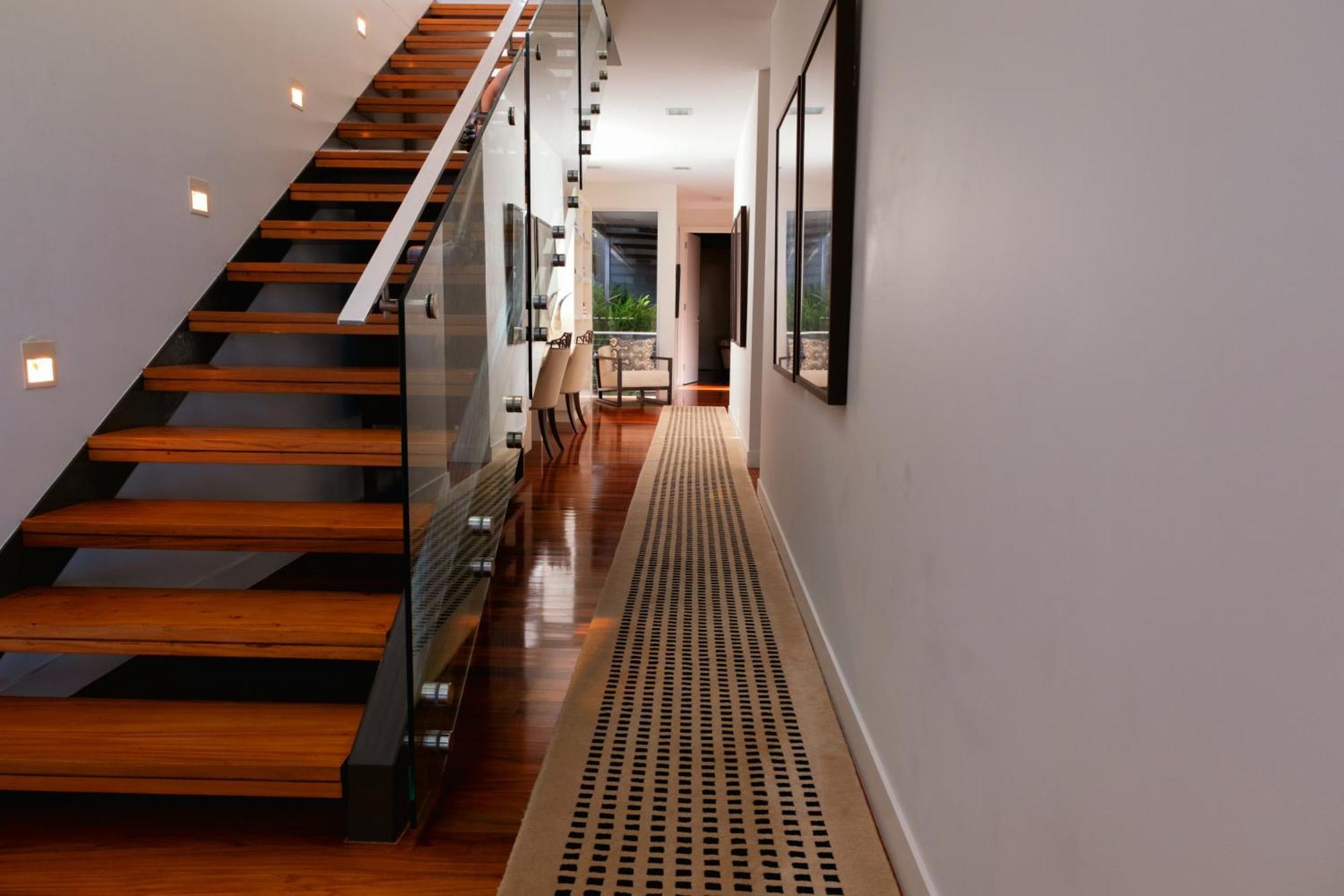 Bespoke Burleigh Luxury House Holiday home *