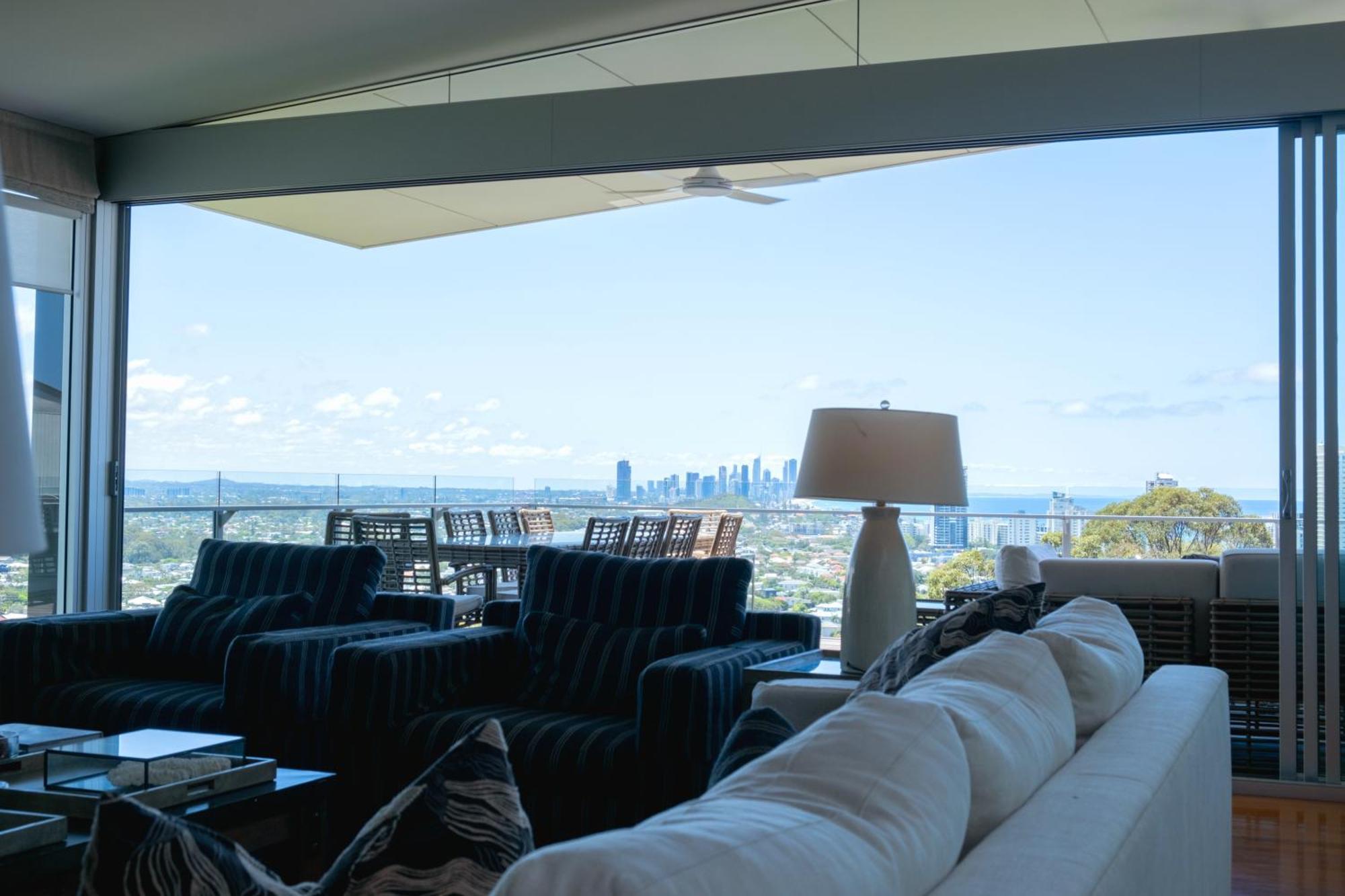 Bespoke Burleigh Luxury House Holiday home *