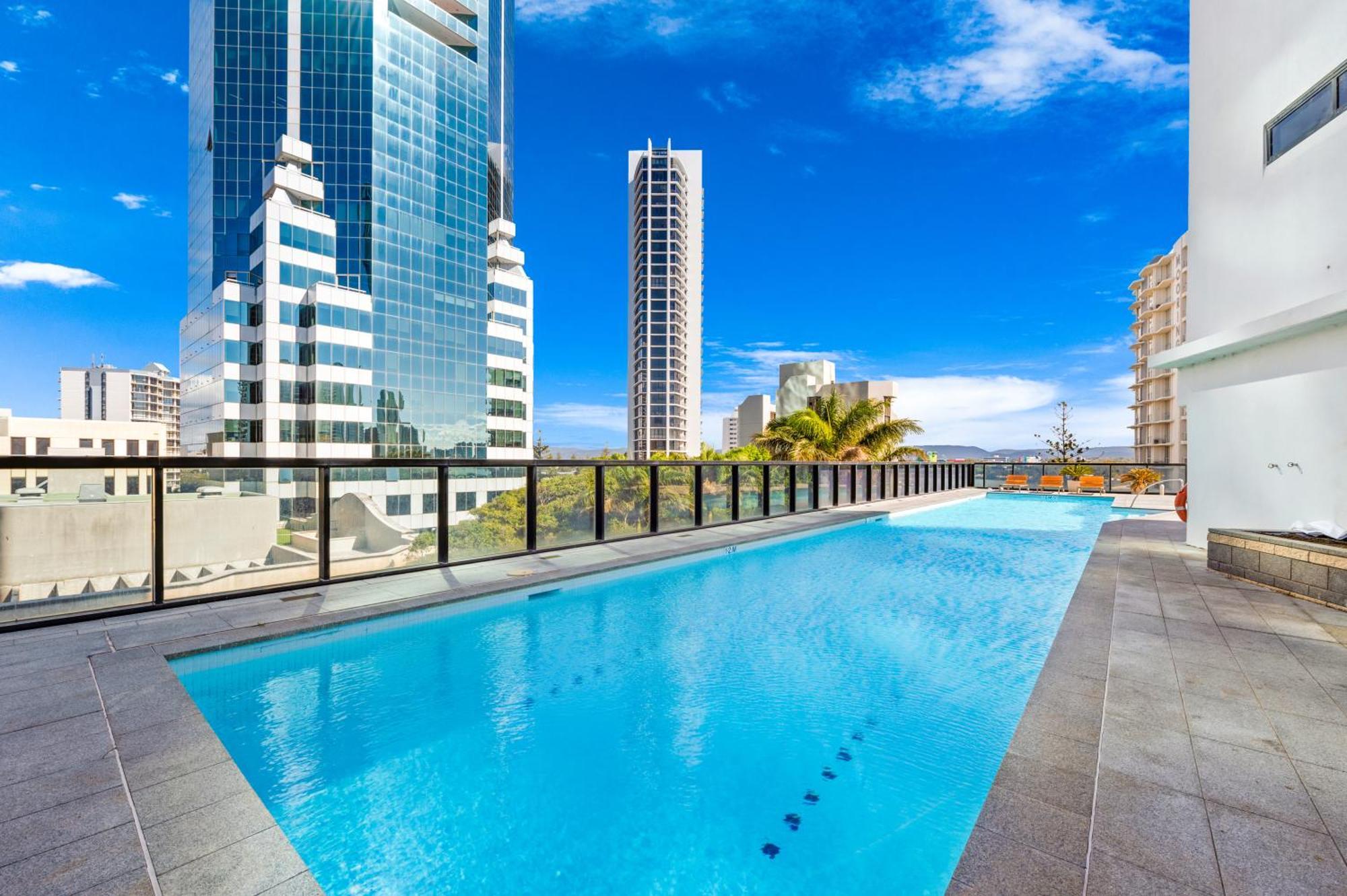Apartment Circle On Cavill 2brm 25fl Gold Coast