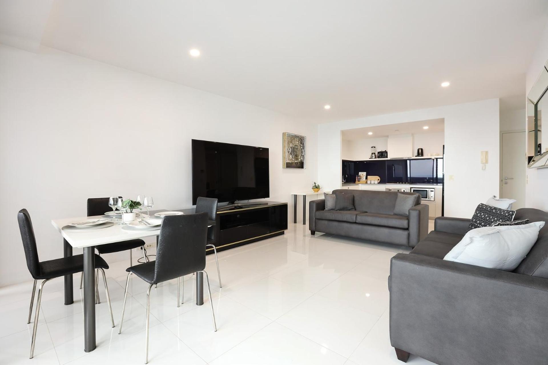 Apartment Circle On Cavill 2brm 25fl