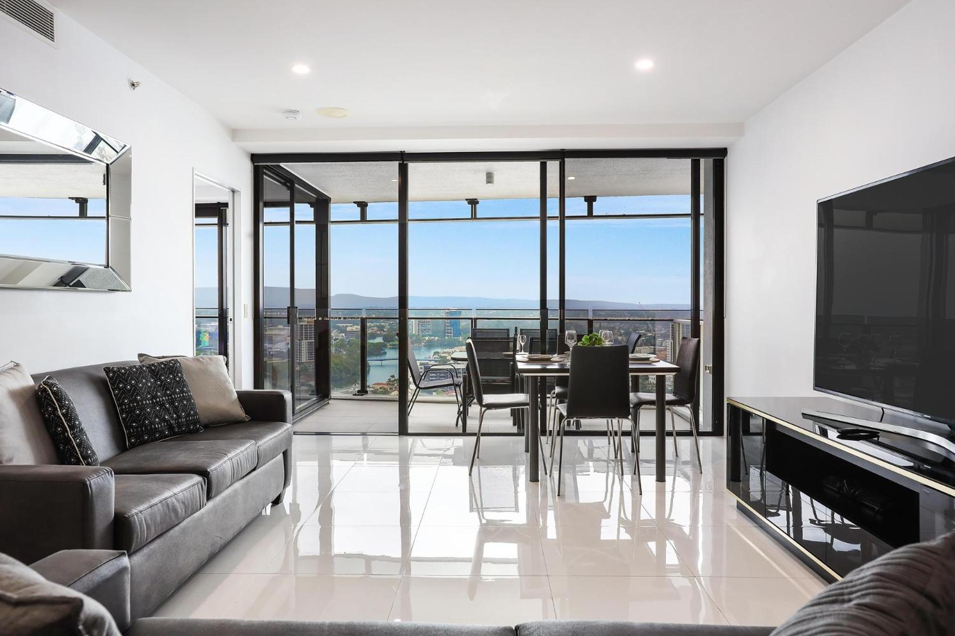 Circle On Cavill 2brm 25fl Apartment *
