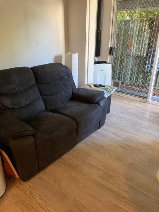 Broadbeach Beachside! Home, Carport, Courtyard, Pools Spas Gold Coast