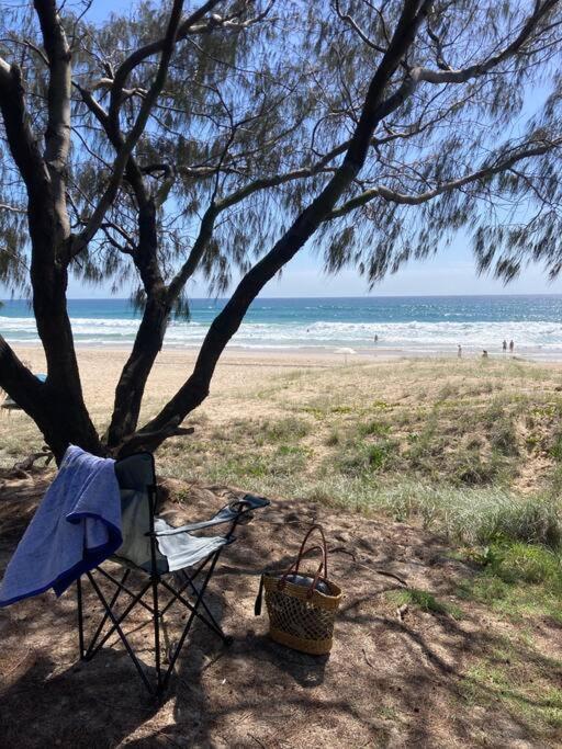 Holiday home Broadbeach Beachside! Home, Carport, Courtyard, Pools Spas Gold Coast