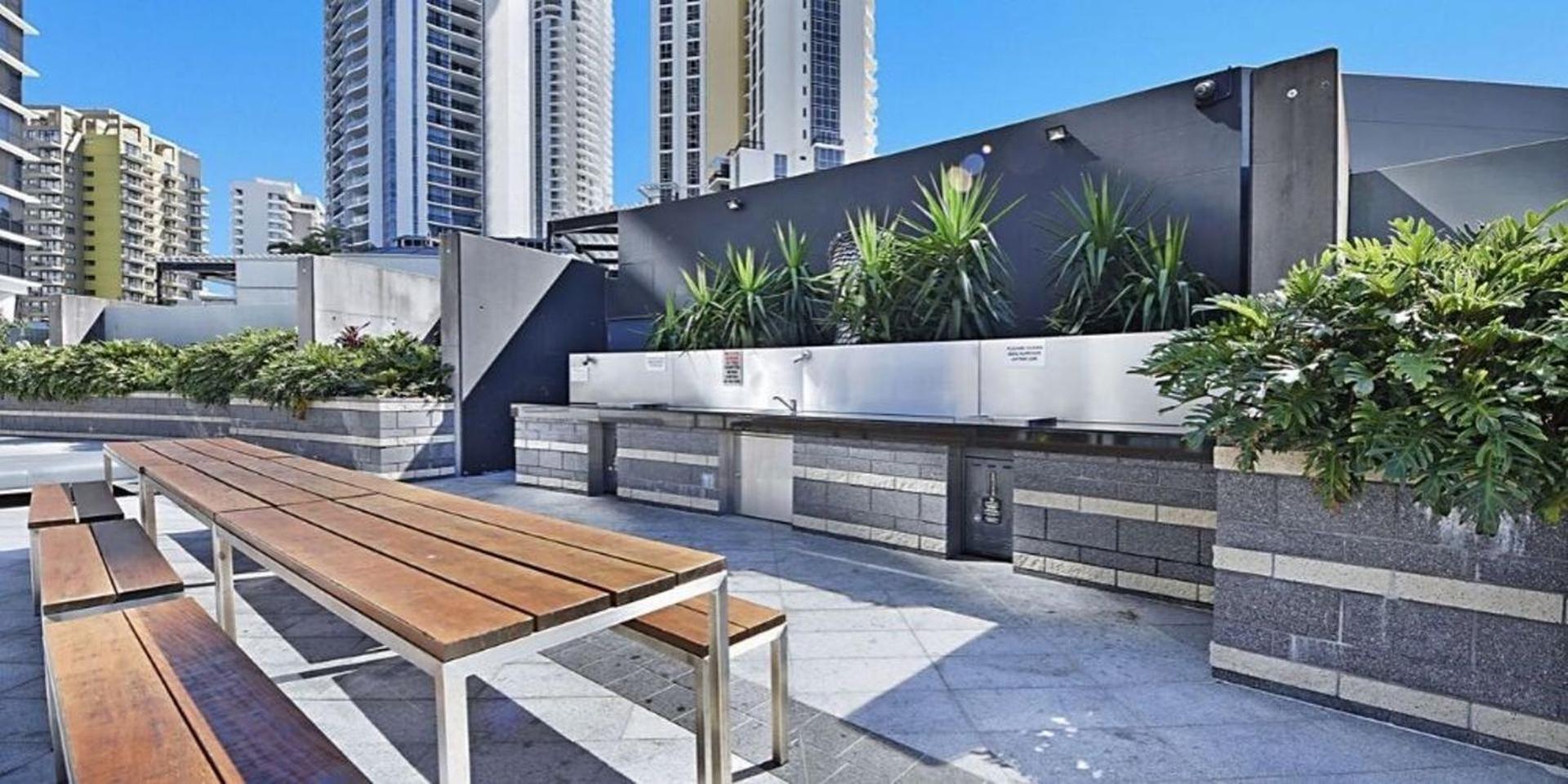 Circle On Cavill 25th Floor With Ocean Views - Coasthm Apartment *