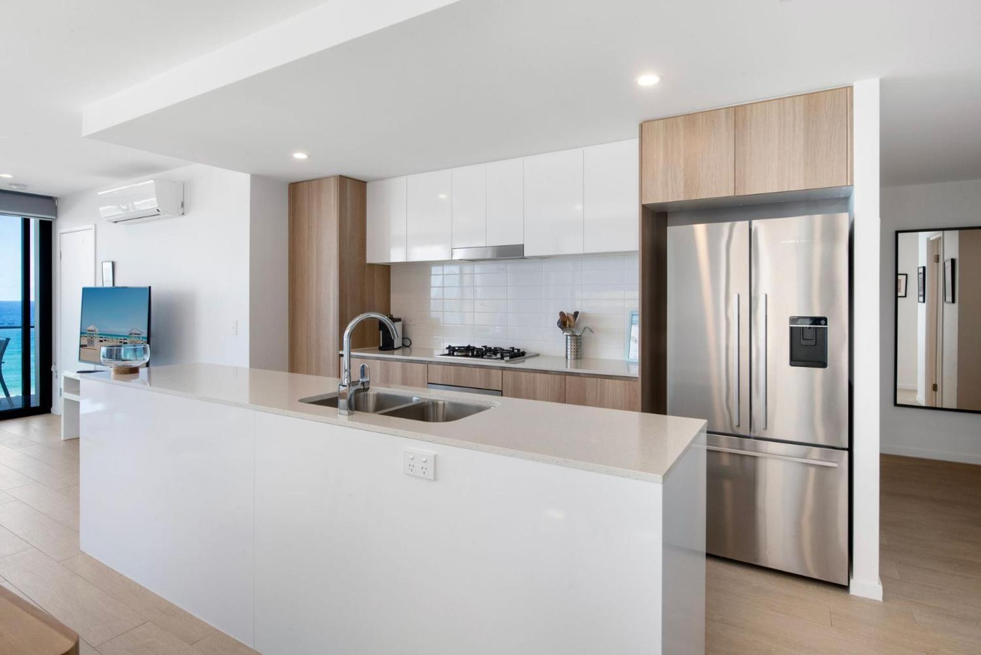 Apartamento Ocean Views With Rooftop Pool - Coasthm Gold Coast