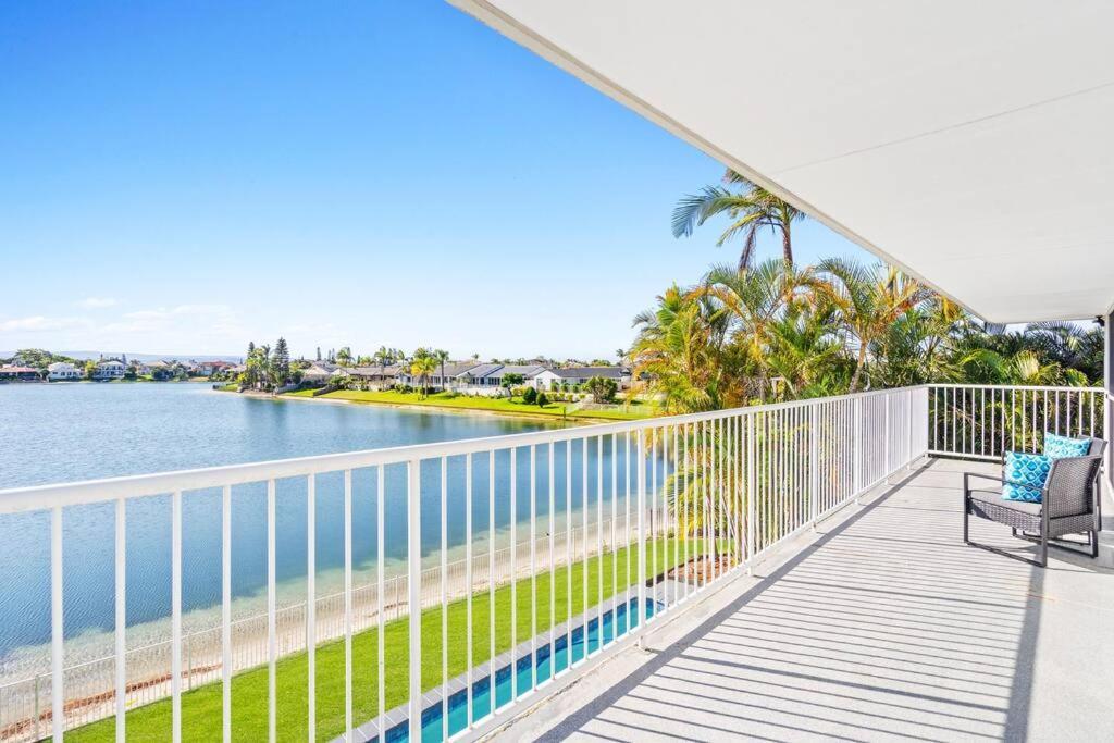 Stunning Waterfront Oasis Gold Coast