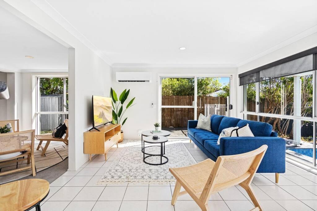 Stunning Waterfront Oasis Gold Coast