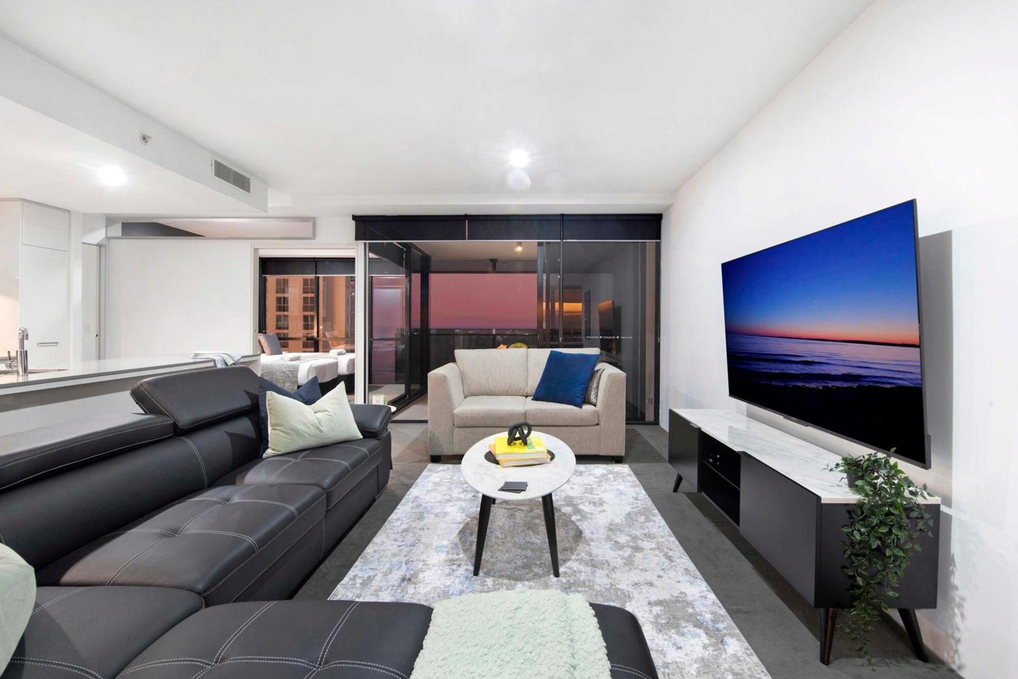 Ocean View With Balcony - Circle On Cavill - Location! - Self Contained & Privately Managed Apartment *