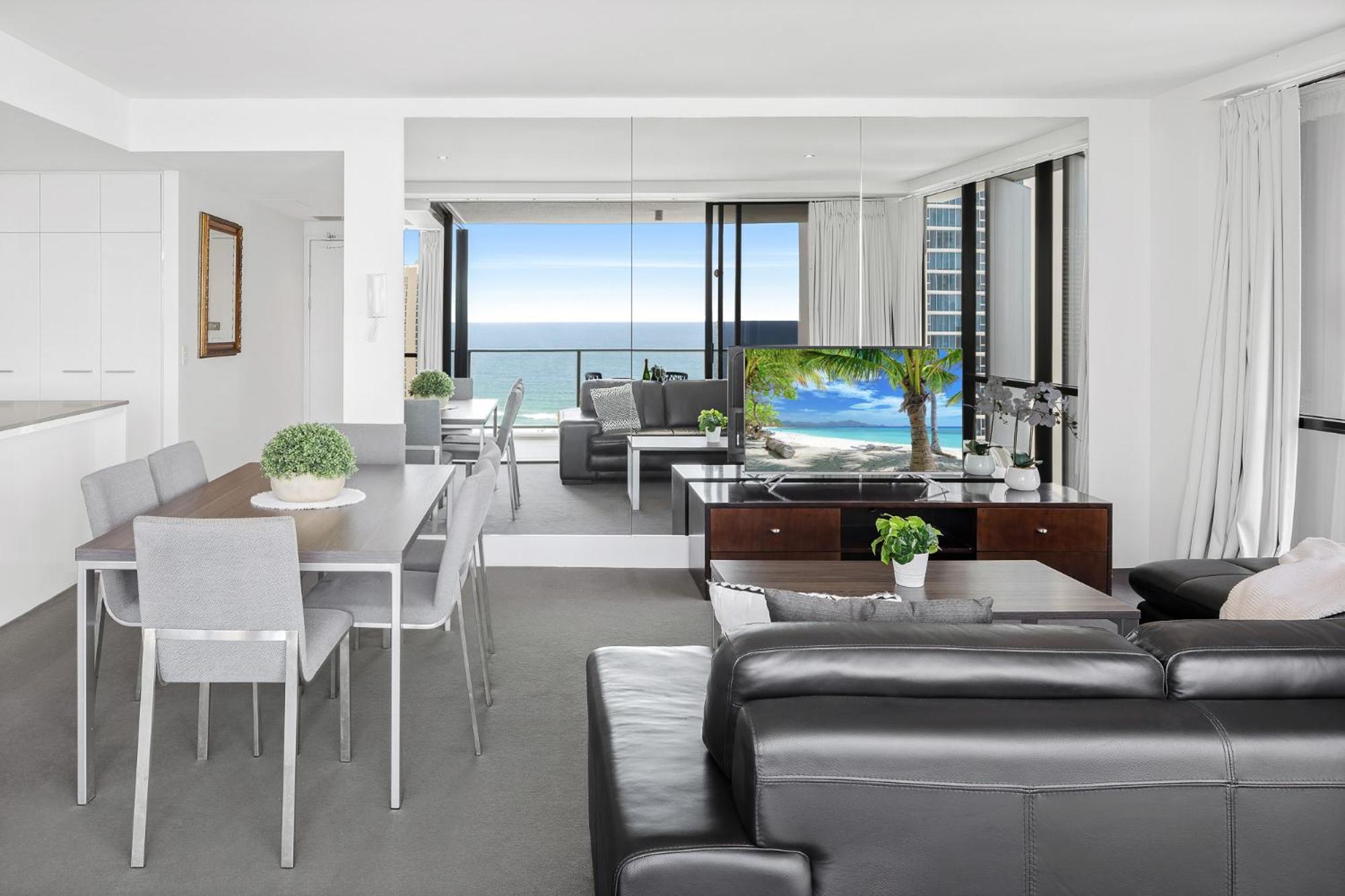 Ocean View With Balcony - Circle On Cavill - Location! - Self Contained & Privately Managed Apartment