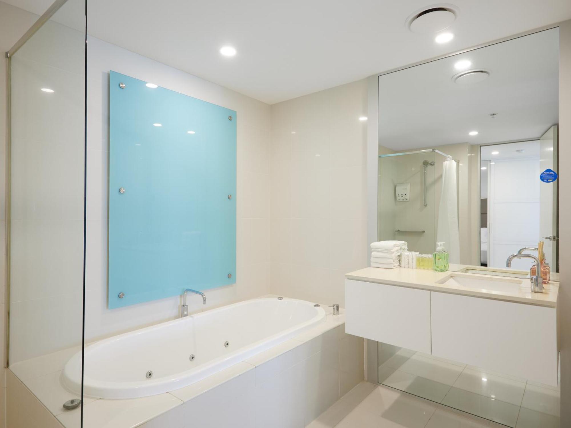 Serain Residences On 9 Hamilton Avenue Apartamento