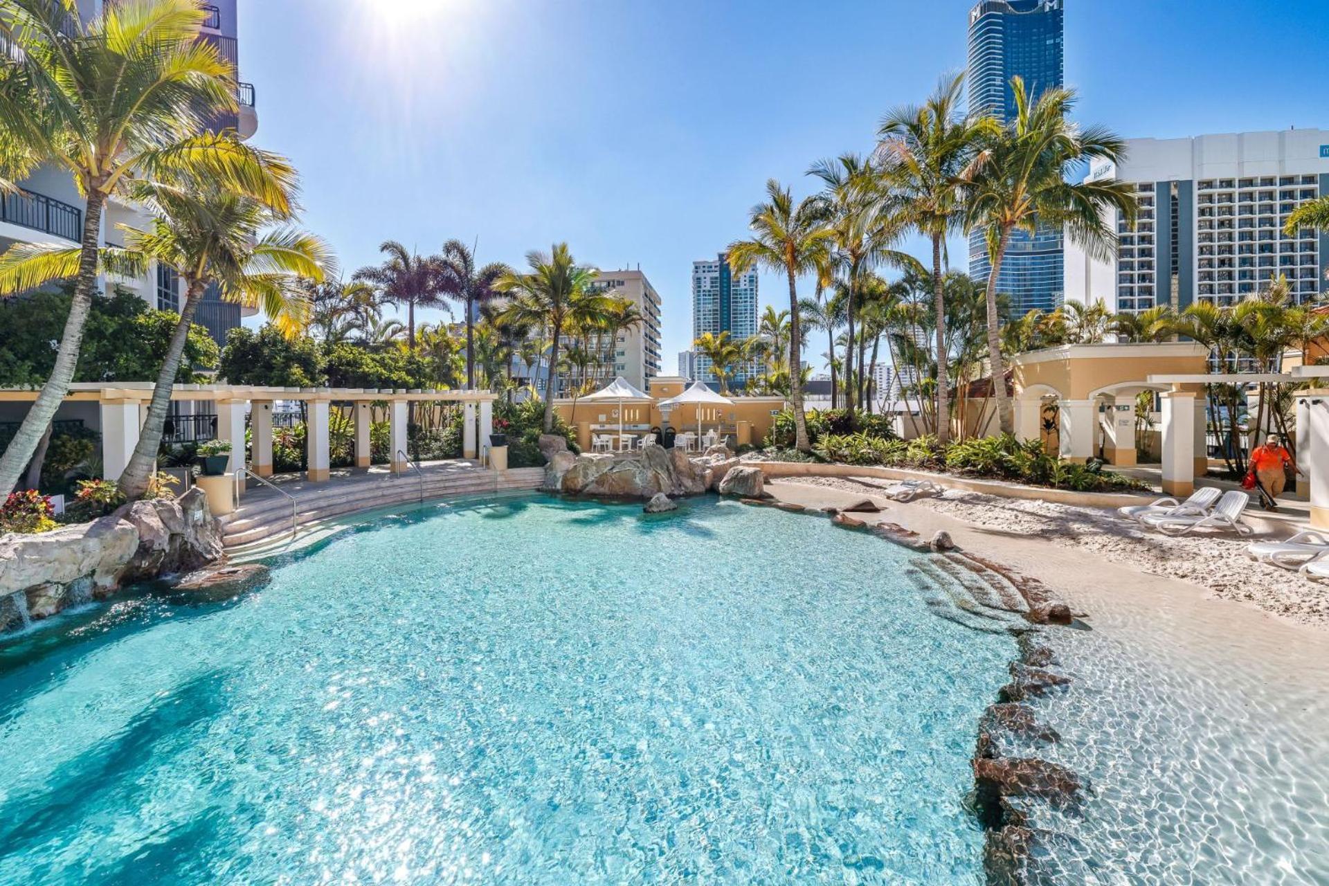 Picturesque Waterviews2br In Chevron Renaissance Apartment *